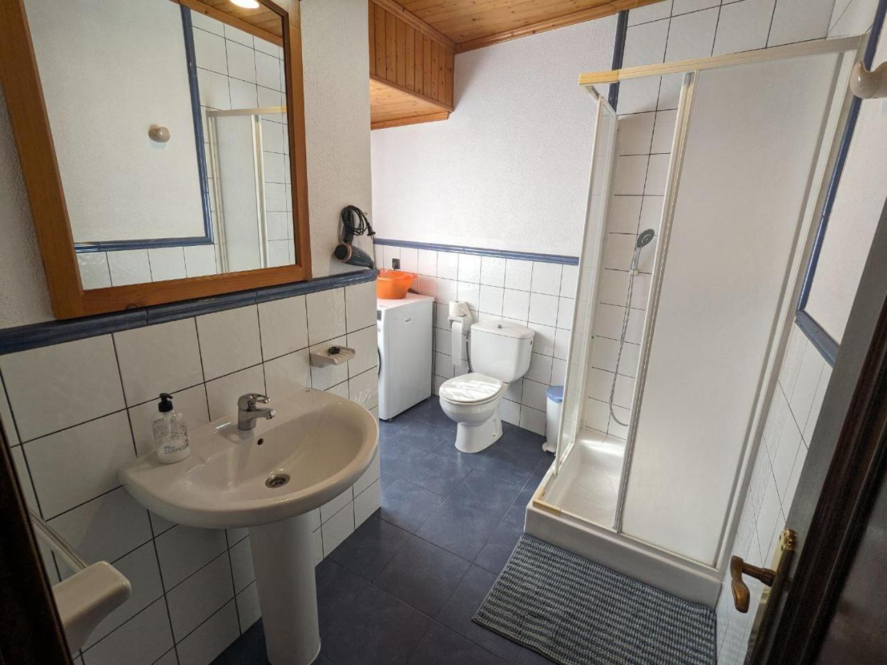 Hotel Vivienda Turistica Vacacional Maricarmen Arou Esterno foto