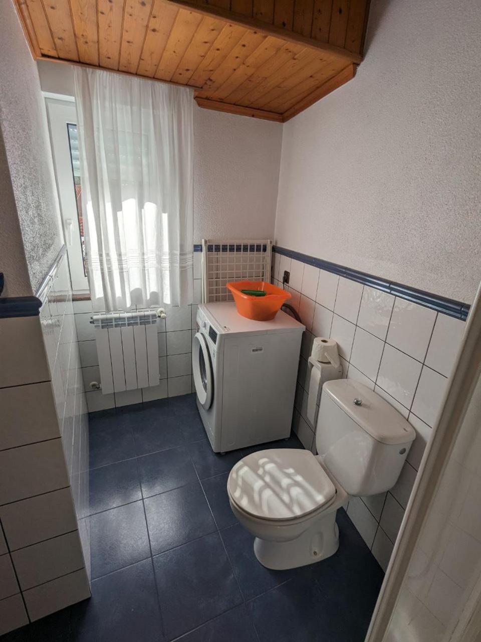 Hotel Vivienda Turistica Vacacional Maricarmen Arou Esterno foto