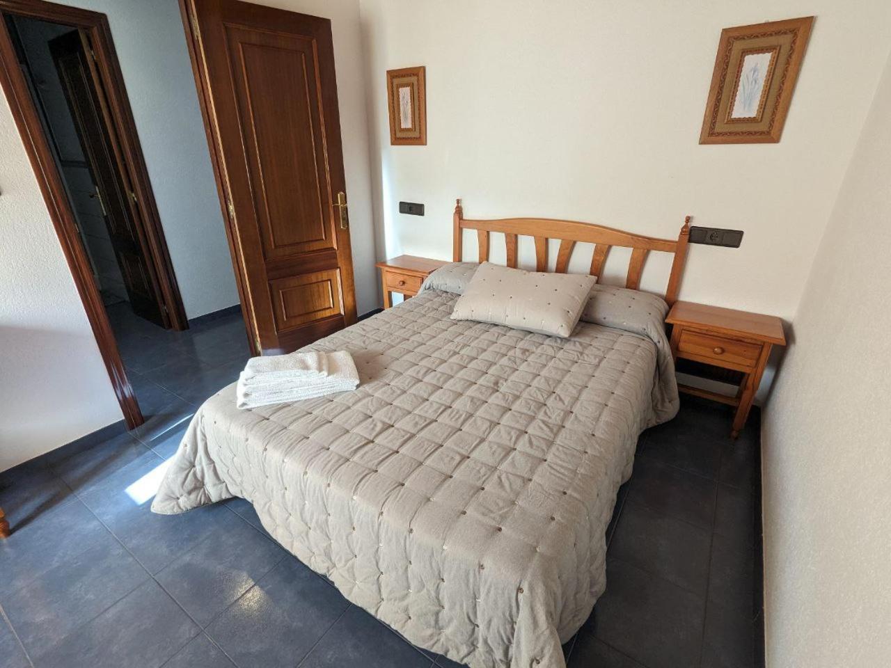 Hotel Vivienda Turistica Vacacional Maricarmen Arou Esterno foto