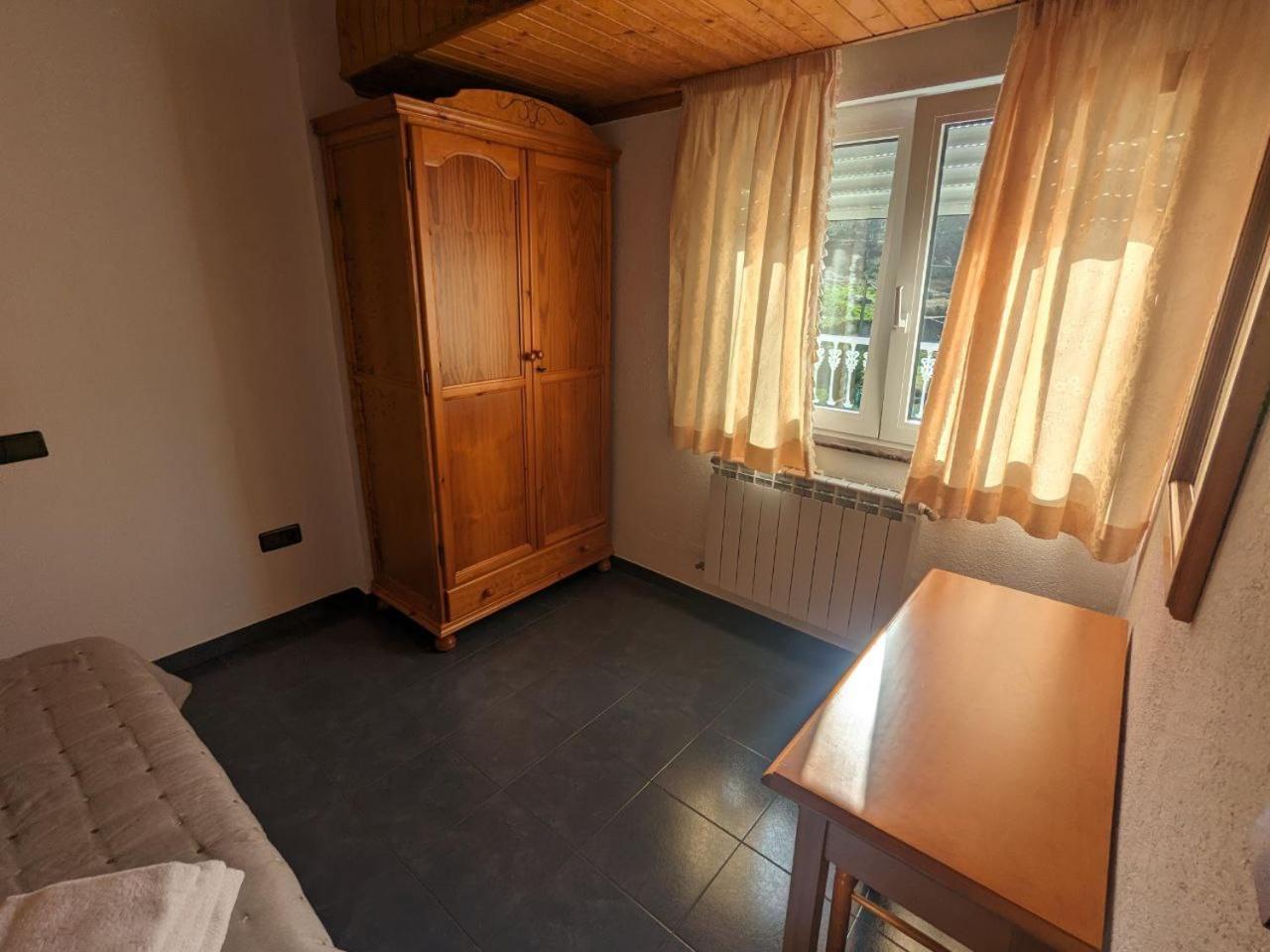 Hotel Vivienda Turistica Vacacional Maricarmen Arou Esterno foto